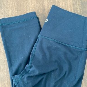 Lululemon cropped wunder unders. High rise